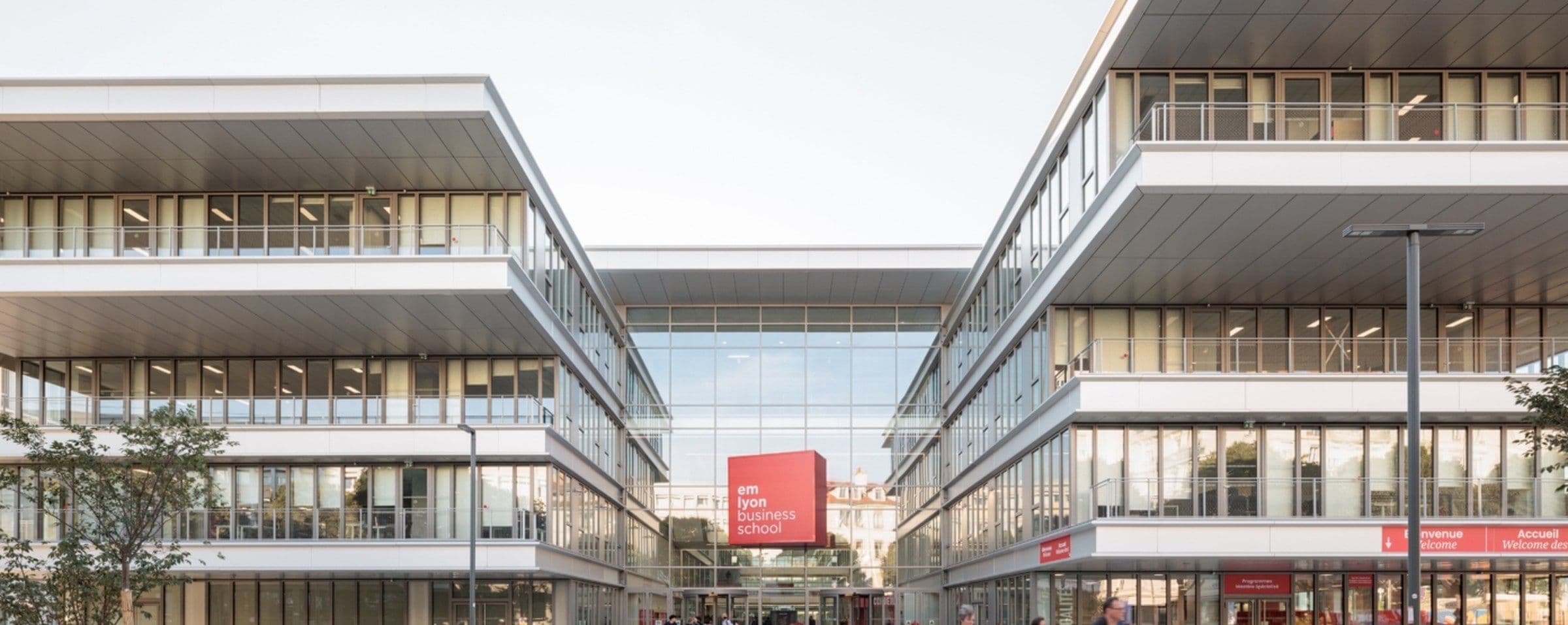 EM Lyon Business School campus