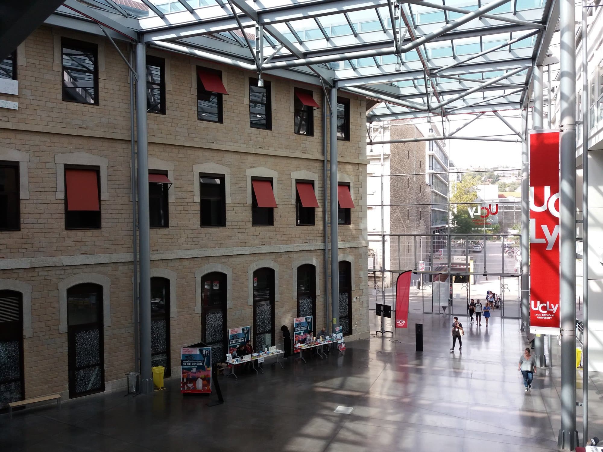 ESDES School of Business and Management campus